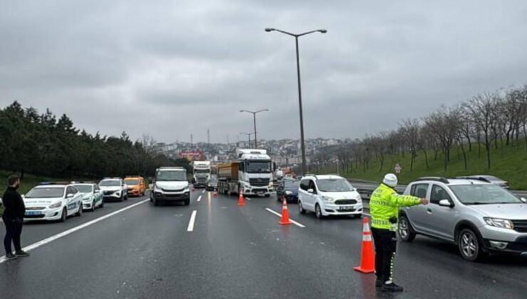 İstanbul’da feci kaza: 2 ölü, 4 yaralı