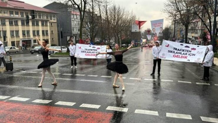 İstanbul’da trafikte bekleyenlere bale gösterisi sürprizi