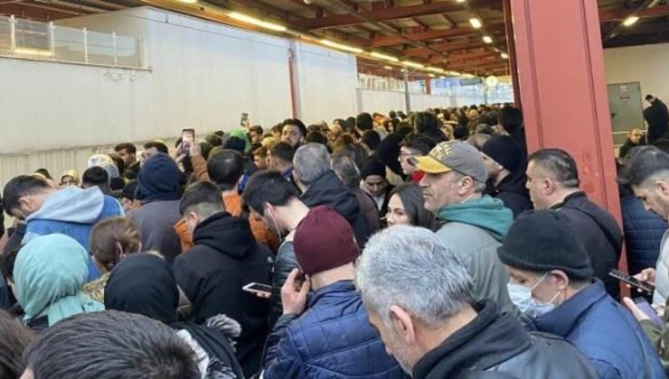 İstanbullunun çilesi bitmiyor! Metro hattında arıza sebebiyle seferler durdu