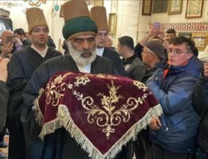 Mevlana Müzesi’nde Sakal-ı Şerif bir asır sonra ziyarete açıldı