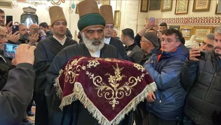 Mevlana Müzesi’nde Sakal-ı Şerif bir asır sonra ziyarete açıldı