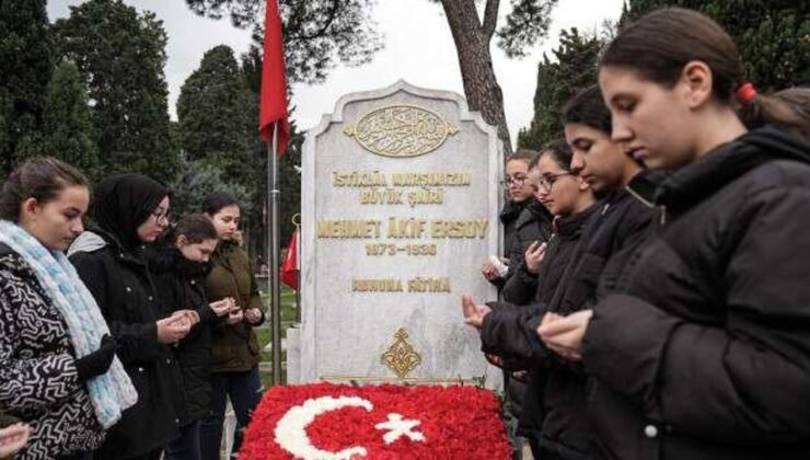 Milli şair Mehmet Akif Ersoy, İstiklal Marşı’nın kabulünün 103. yılında anıldı