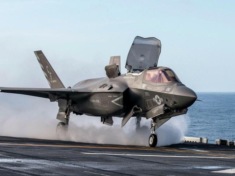 <p><span style="color:#B22222"><strong>F-35</strong></span></p><p> </p><p><strong>Radar: Northrop Grumman:</strong> AN/APG-81 AESA radarı</p><p> </p><p><strong>Elektronik Harp Sistemi:</strong> BAE Systems AN/ASQ-239 Barracuda</p><p> </p><p><strong>Dağıtık Diyafram Sistemi:</strong> Northrop Grumman/Raytheon AN/AAQ-37 DAS</p><p> </p><p><strong>Elektro-Optik Hedefleme Sistemi</strong>: Lockheed Martin AN/AAQ-40 EOTS</p>