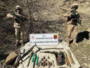 Hakkari’de terör operasyonunda silah ve mühimmat ele geçirildi