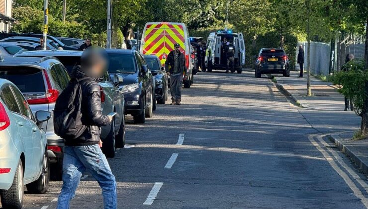 Londra'da kılıçlı saldırgan! Birçok kişi yaralandı