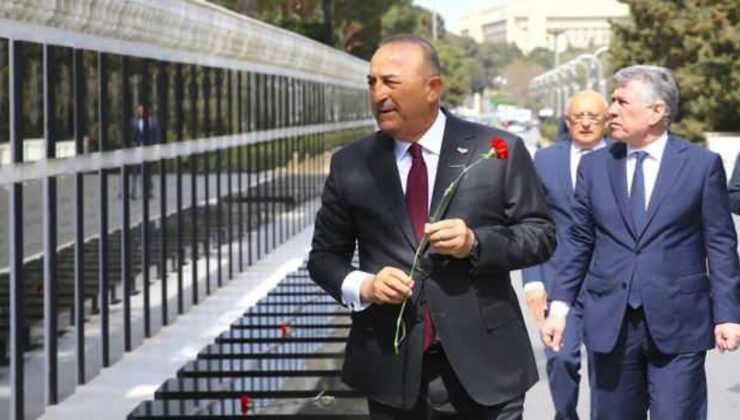 Mevlüt Çavuşoğlu ve beraberindeki TBMM heyetinden Bakü’de anlamlı ziyaret