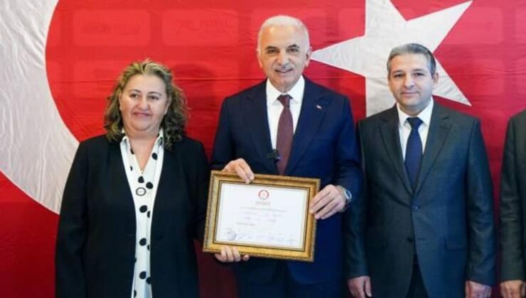 Ümraniye Belediye Başkanı Yıldırım, mazbatasını aldı