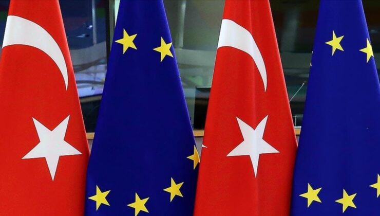 AB'den Türkiye'deki Suriyeliler için 1 milyar euroluk destek taahhüdü