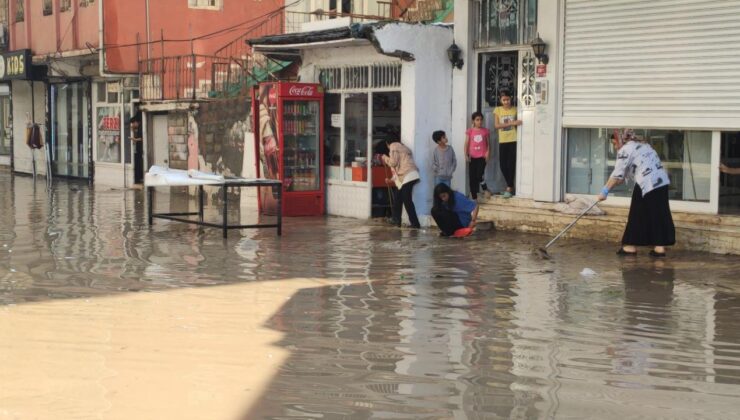 Cizre’de aniden bastıran sağanak ve dolu yağışı hayatı olumsuz etkiledi