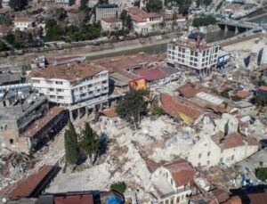 Depremde yıkılan 94 kişinin öldüğü 9 katlı Buket Apartmanı’nın belediye onayı yokmuş