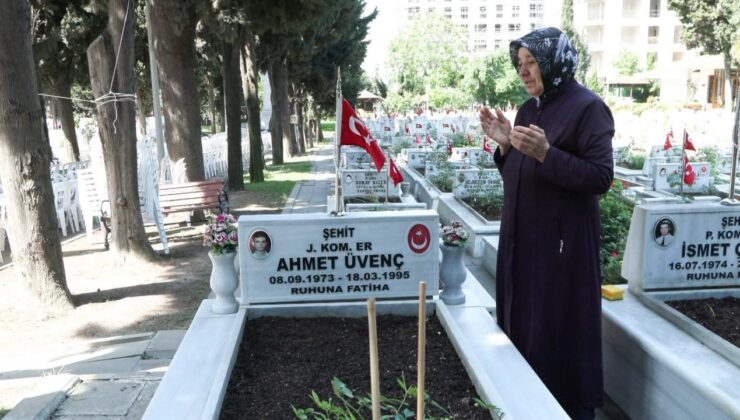 Edirnekapı Şehitliği’nde hüzünlü Anneler Günü