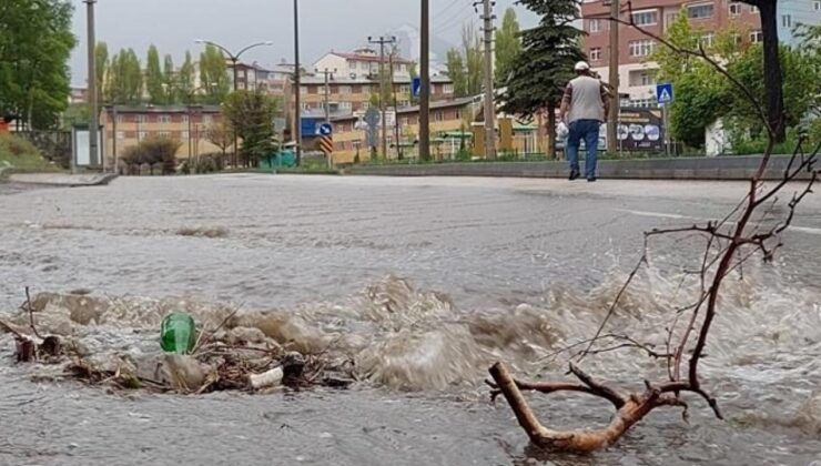 Erzurum’da sağanak ve dolu etkili oldu