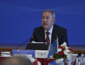 Hulusi Akar: 33 yıl parmaklarını oynatmayanlar şimdi ortalığı karıştırıyor