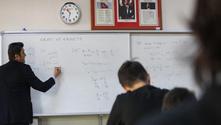 İstanbul’da bazı öğretmenler öldürülen meslektaşları için iş bıraktı