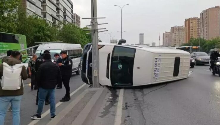 İstanbul’da E-5’te işçi servisi devrildi