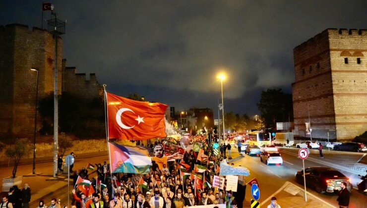 İstanbul’da İHH’den Filistin’e destek için meşaleli yürüyüş