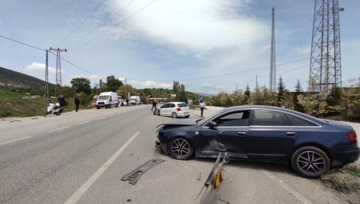 Karabük’te iki otomobil çarpıştı: Yaralılar var!