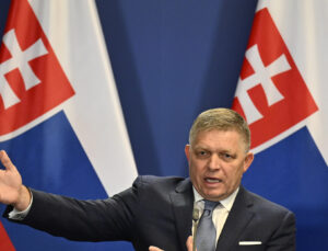 Slovakya Başbakanı Fico silahlı saldırıya uğramıştı! Hayati tehlikeliyi atlattı