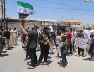 Suriye'nin kuzeyinde terör örgütü PKK/YPG'nin sözde seçim planı protesto edildi | Dış Haberler