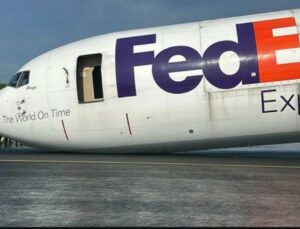 Tecrübesiyle faciayı önlemiş! FedEx uçağının pilotu bakın kim çıktı?