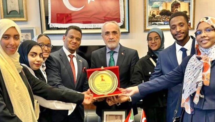 Yalçın Topçu Sudanlı Öğrenciler Derneği başkanı Yousef MOQBIL ve yönetimini kabul etti