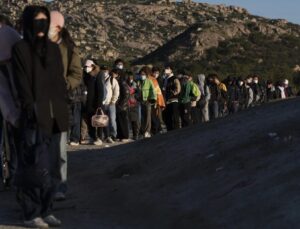 ABD Başkanı Biden, Meksika sınırını yasadışı göçmen girişlerine kapatmaya hazırlanıyor | Dış Haberler