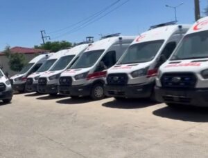 Ambulans şoförü yol istediği sürücü tarafından darbedildi!