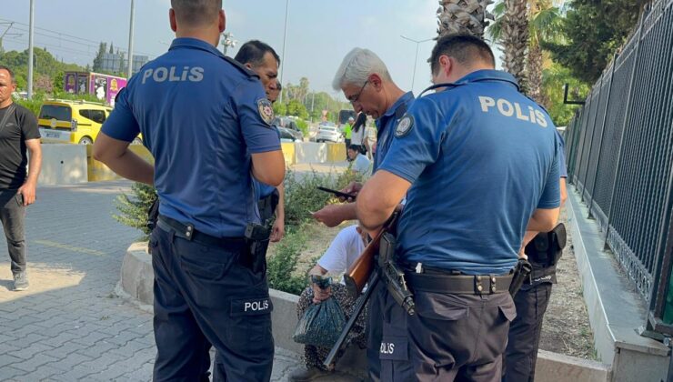 Antalya Adliyesi önünde hareketli dakikalar