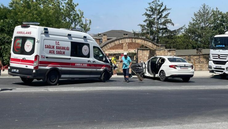 Büyükçekmece’de ambulans otomobile çarptı: Çok sayıda yaralı var!