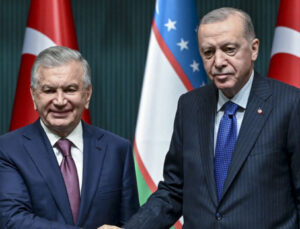 Cumhurbaşkanı Erdoğan ile Özbekistan Cumhurbaşkanı Mirziyoyev'den açıklamalar | Dış Haberler