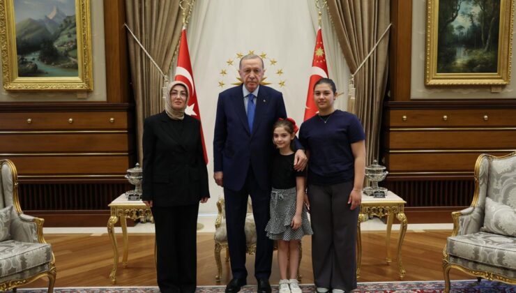 Cumhurbaşkanı Erdoğan, Sinan Ateş’in eşi ile görüştü