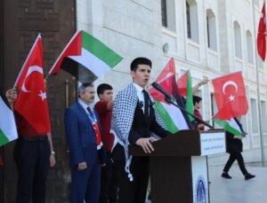 İmam Hatip öğrencilerinden Kudüs bildirisi: Selahaddin Eyyubi’nin ruhuyla geleceğiz