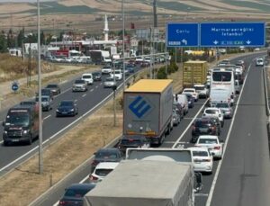 İstanbul’a dönüş çilesi devam ediyor! Tatil sonrası trafikte son durum