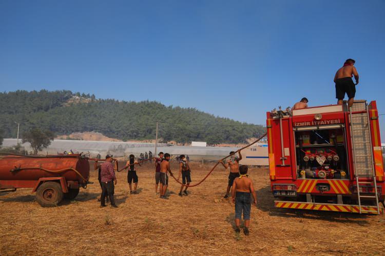 <p>Karacadağ mevkisindeki ormanlık alanda henüz belirlenemeyen nedenle yangın çıktı.</p>