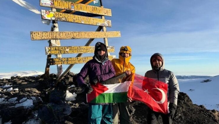 Kilimanjaro Dağı’nın zirvesinde Filistin bayrağı dalgalandı