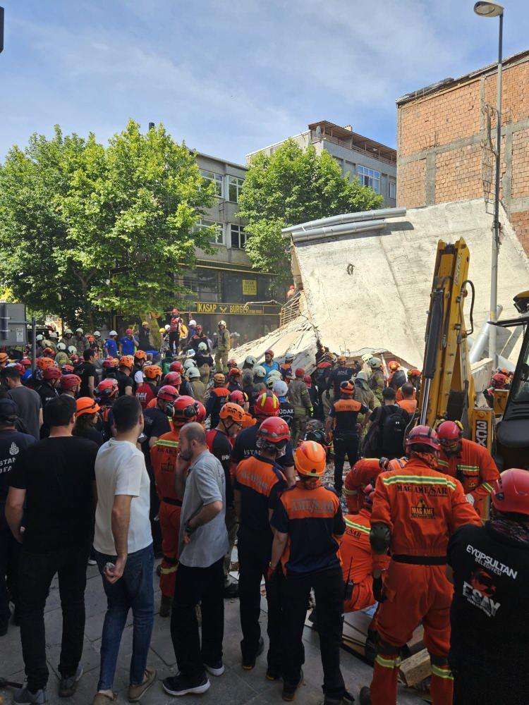 <p>Haber verilmesi üzerine olay yerine çok sayıda itfaiye, sağlık, polis ve AFAD ekipleri sevk edildi.</p>