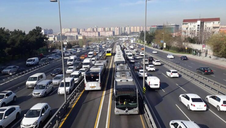 Metrobüs durağında çalışma: 75 gün sürecek