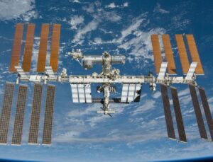 NASA, SpaceX'le 843 milyon dolara anlaştı: Uluslararası Uzay İstasyonu dünyaya indirilecek | Dış Haberler