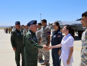 Orgeneral Kadıoğlu’ndan Mehmetçiğe bayram ziyareti