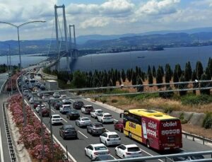 Osmangazi Köprüsü’nde bayram trafiği yoğunluğu