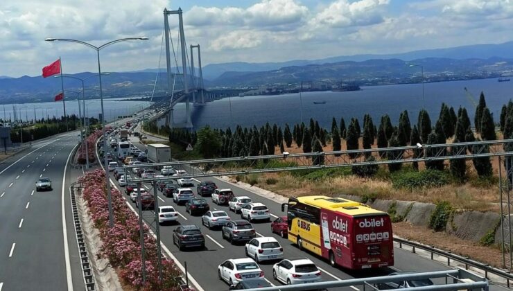 Osmangazi Köprüsü’nde bayram trafiği yoğunluğu
