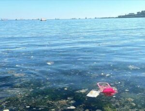 Samatya’daki deniz kirliliği vatandaşların tepkisini çekti