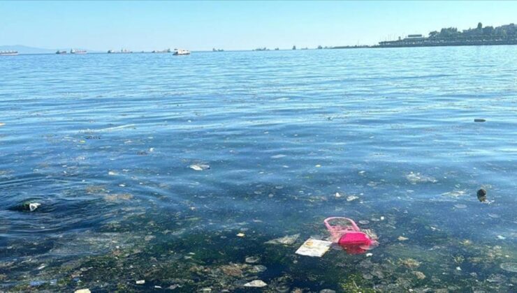 Samatya’daki deniz kirliliği vatandaşların tepkisini çekti