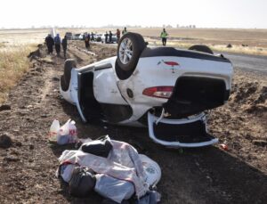 Şanlıurfa’da feci kaza! Otomobil şarampole devrildi… Çok sayıda yaralı