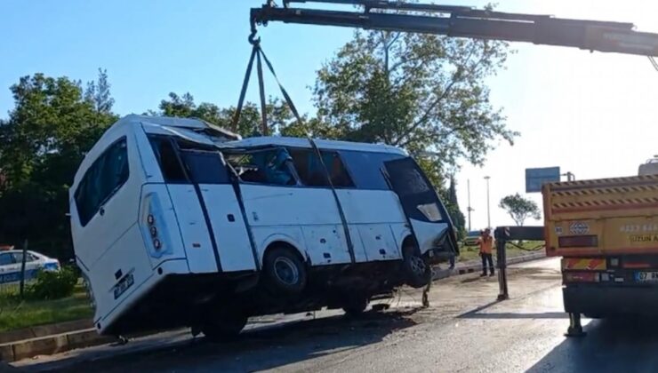 Servis midibüsü devrildi: 1 ölü 7 yaralı