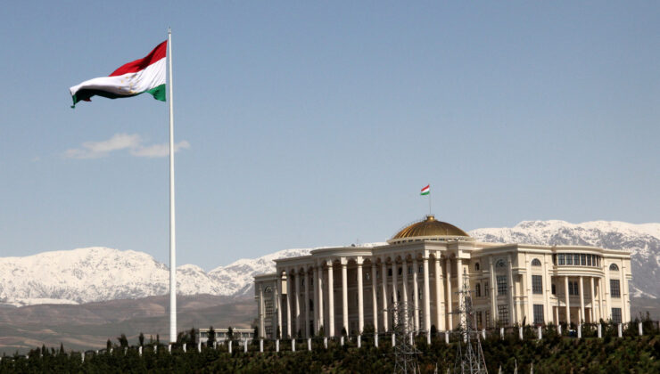 Tacikistan başörtüsünü ve dini bayramları yasakladı | Dış Haberler