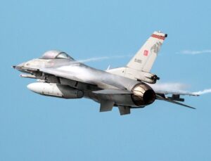 Türkiye, NATO’nun Geliştirilmiş Hava Polisliği görevine iki F-16 ile katıldı