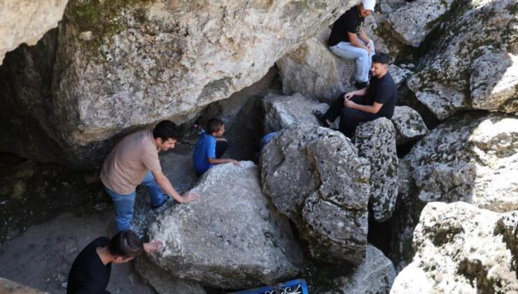 39 derece sıcaktan bunalan vatandaşlar akın etti! İçerisi eksi 10 derece!