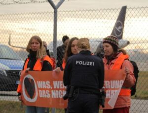 Almanya'da havalimanı pistlerinde eylem yapanlara hapis cezası geliyor | Dış Haberler