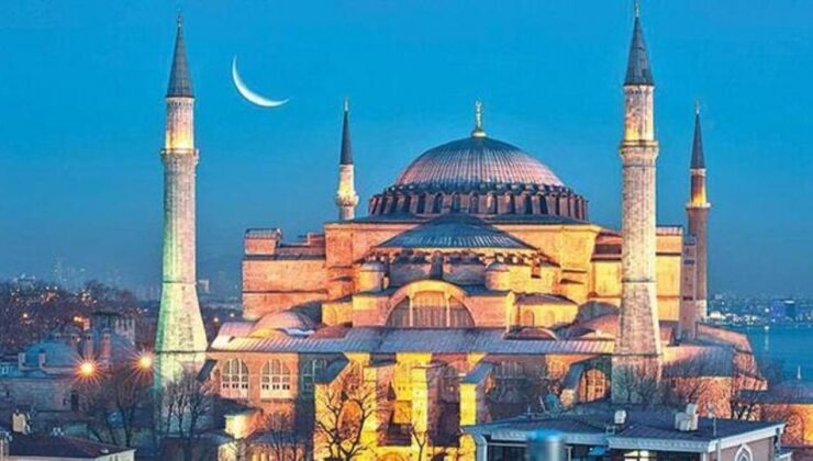 Ayasofya Cami-i Şerifi ibadete açıldığından beri yaklaşık 25 milyon ziyaretçi ağırladı